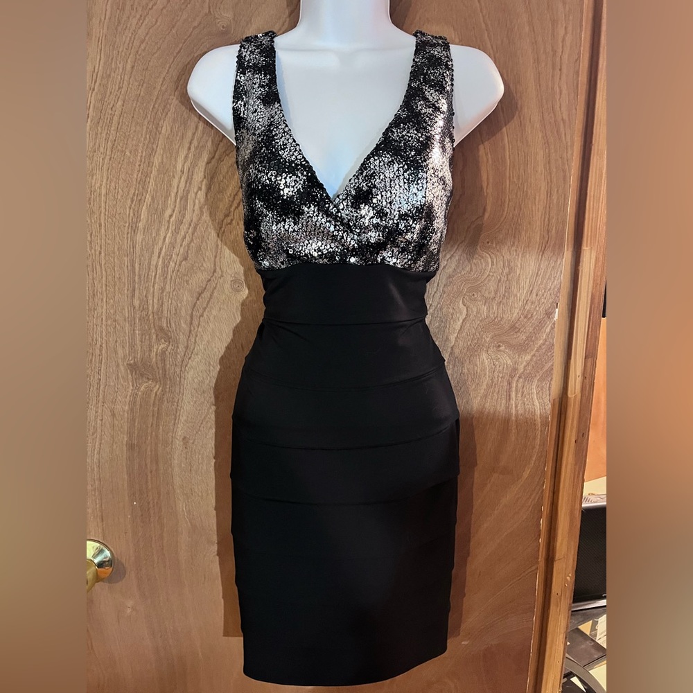 Women’s body con Dress with sequence top. Size small.